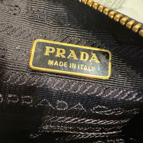 Authentic Prada pouch with sequined bear design - Picture 6 of 13